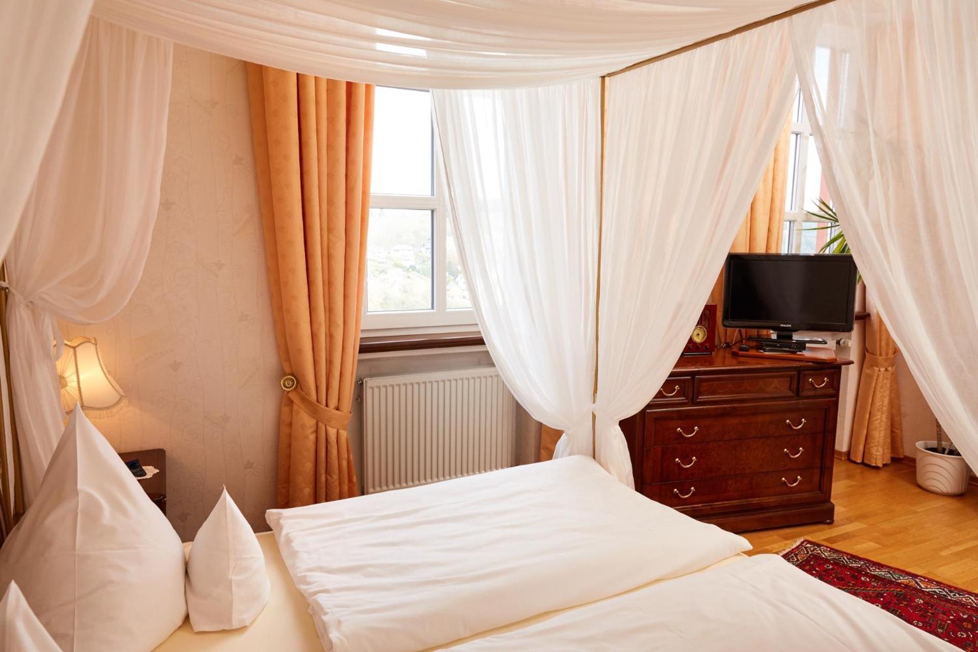 Schlosshotel Kurfuerstliches Amtshaus Dauner Burg Екстер'єр фото